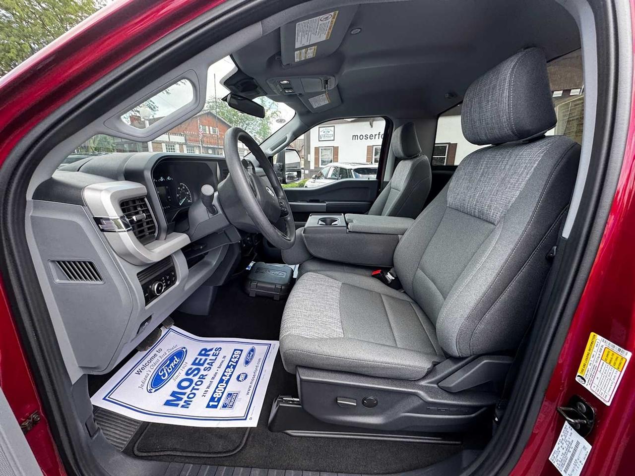 Ford Super Duty F-250 SRW XLT 4WD Reg Cab 8' Box 2026