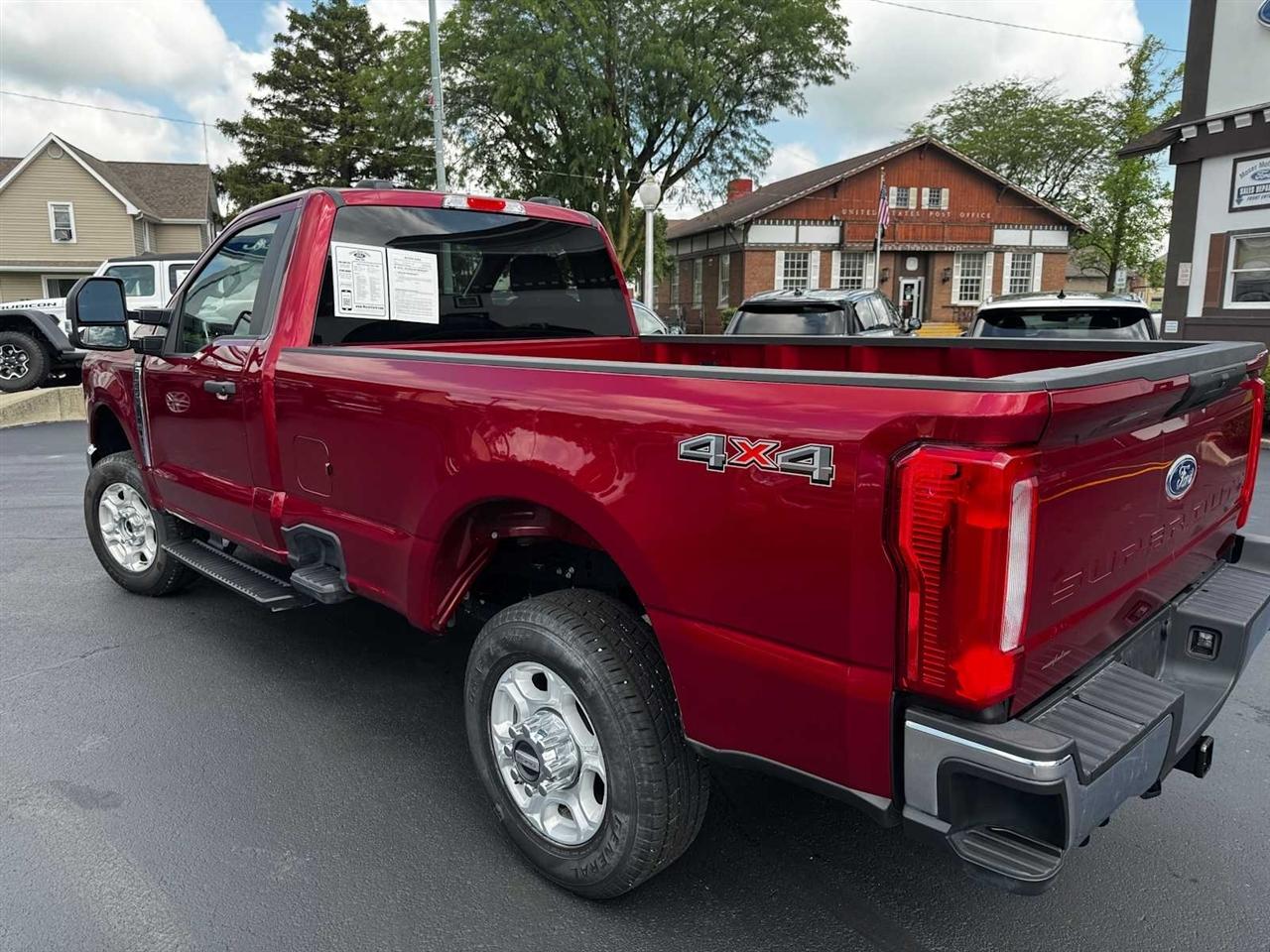Ford Super Duty F-250 SRW XLT 4WD Reg Cab 8' Box 2026