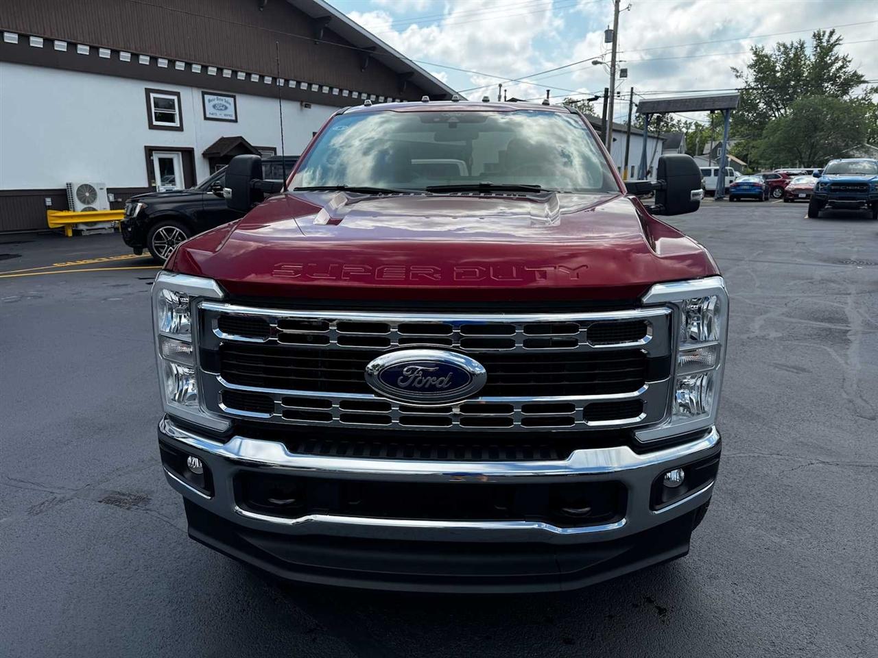 Ford Super Duty F-250 SRW XLT 4WD Reg Cab 8' Box 2026