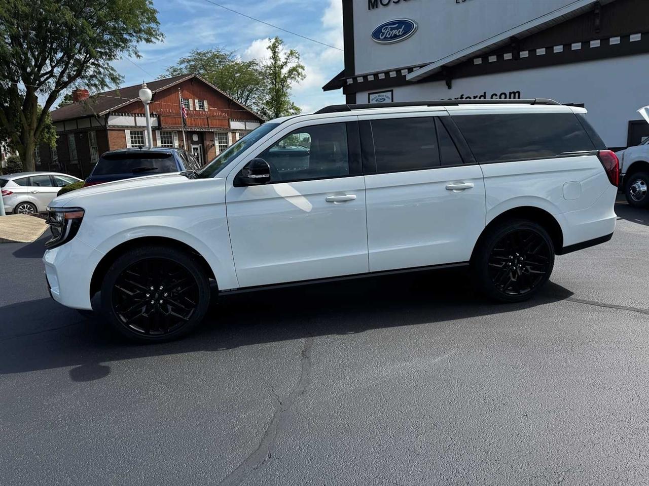 Ford Expedition Max Platinum 4x4 2027
