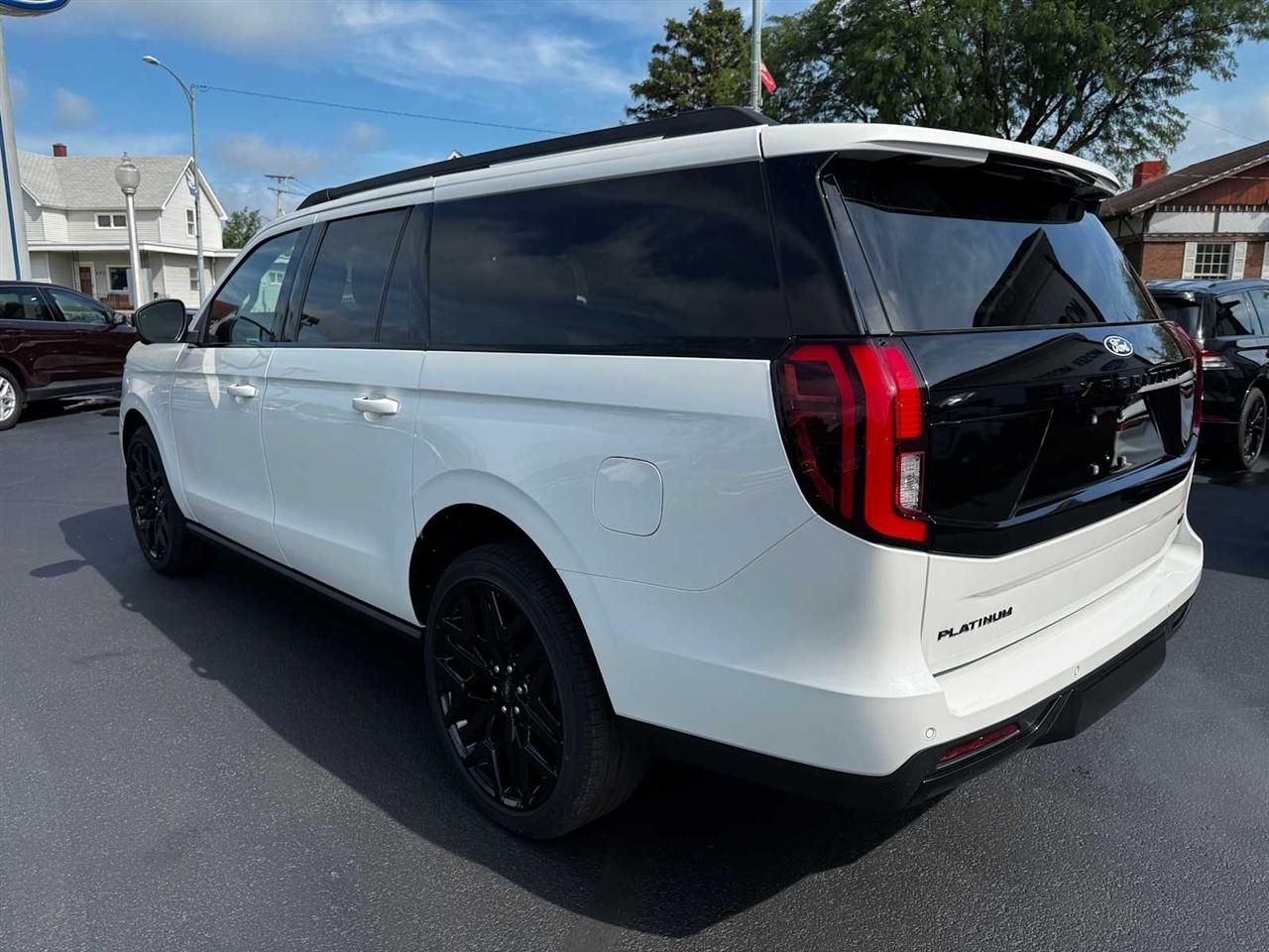 Ford Expedition Max Platinum 4x4 2027