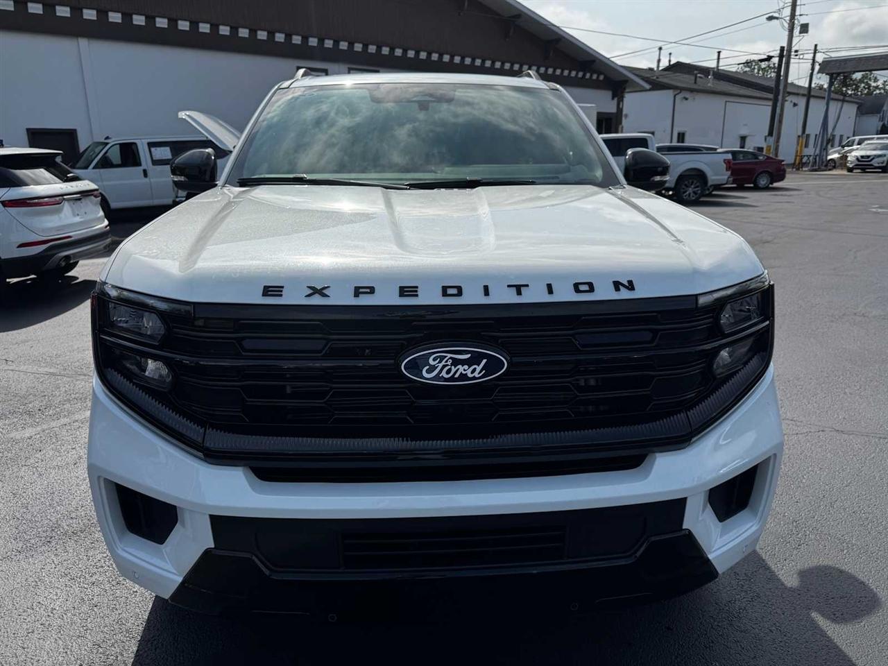 Ford Expedition Max Platinum 4x4 2027