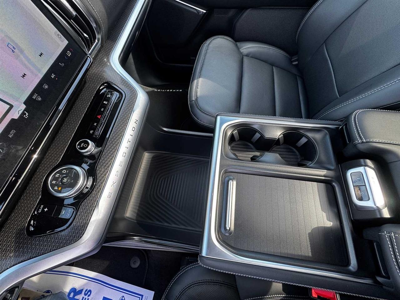 Ford Expedition Max Platinum 4x4 2027