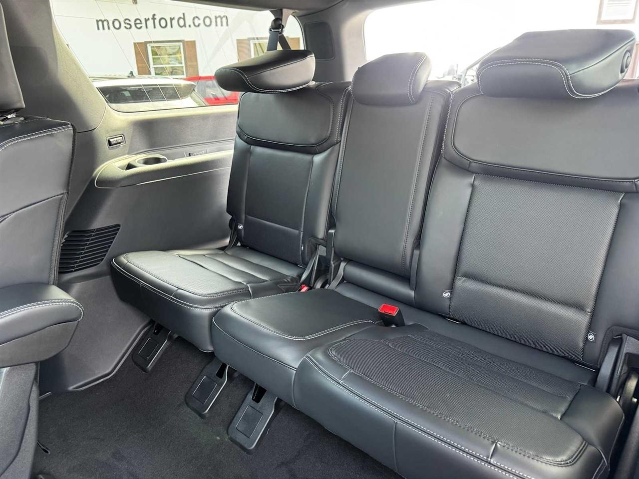 Ford Expedition Max Platinum 4x4 2027