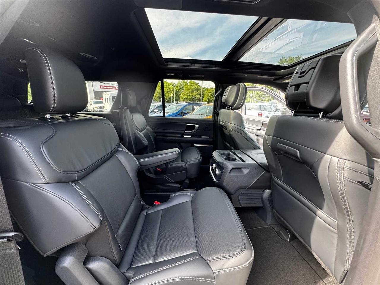 Ford Expedition Max Platinum 4x4 2027