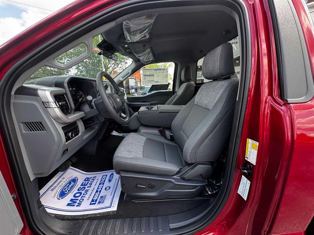 Ford Super Duty F-250 SRW XLT 4WD Reg Cab 8' Box 2026