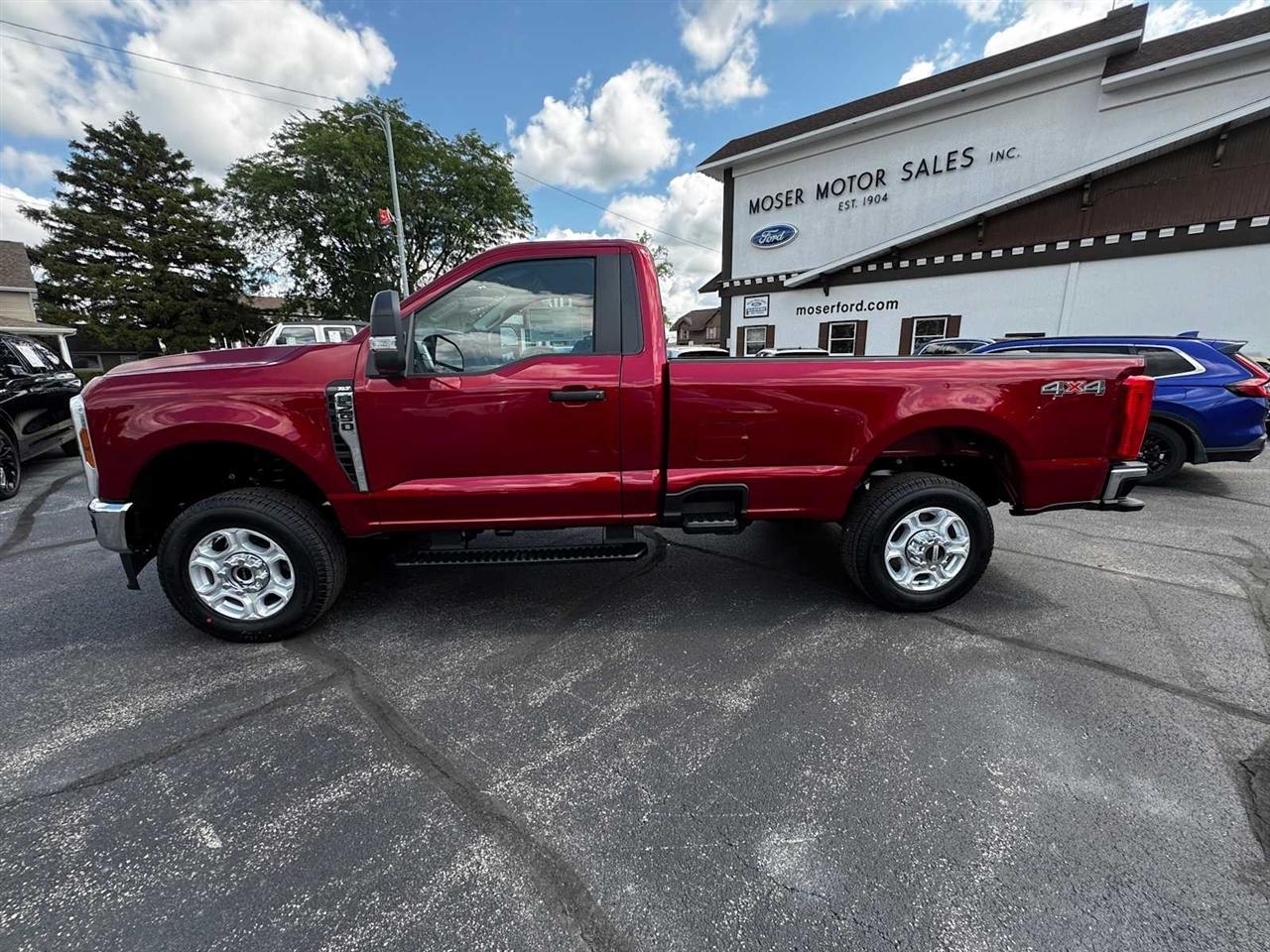 Ford Super Duty F-250 SRW XLT 4WD Reg Cab 8' Box 2026