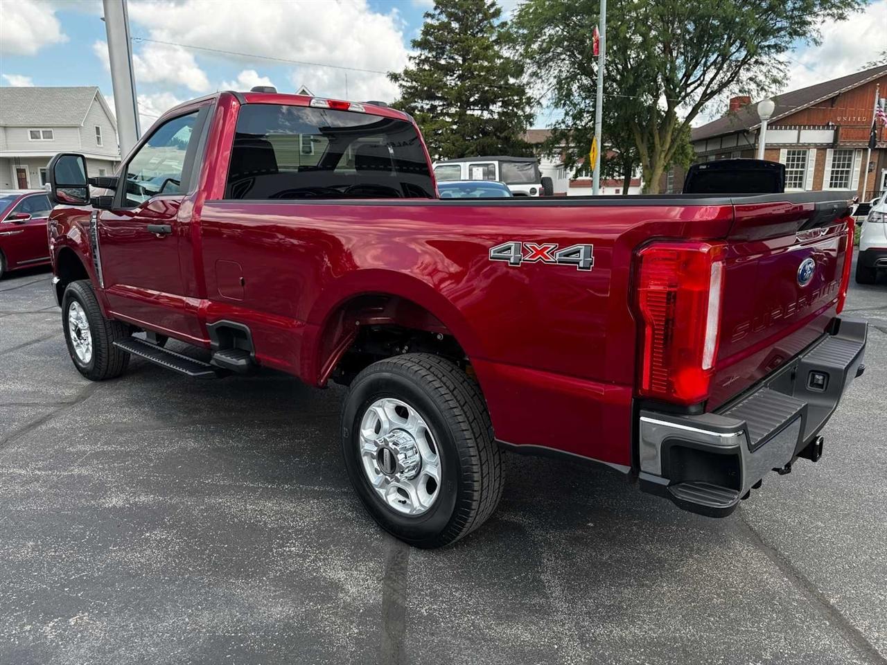Ford Super Duty F-250 SRW XLT 4WD Reg Cab 8' Box 2026