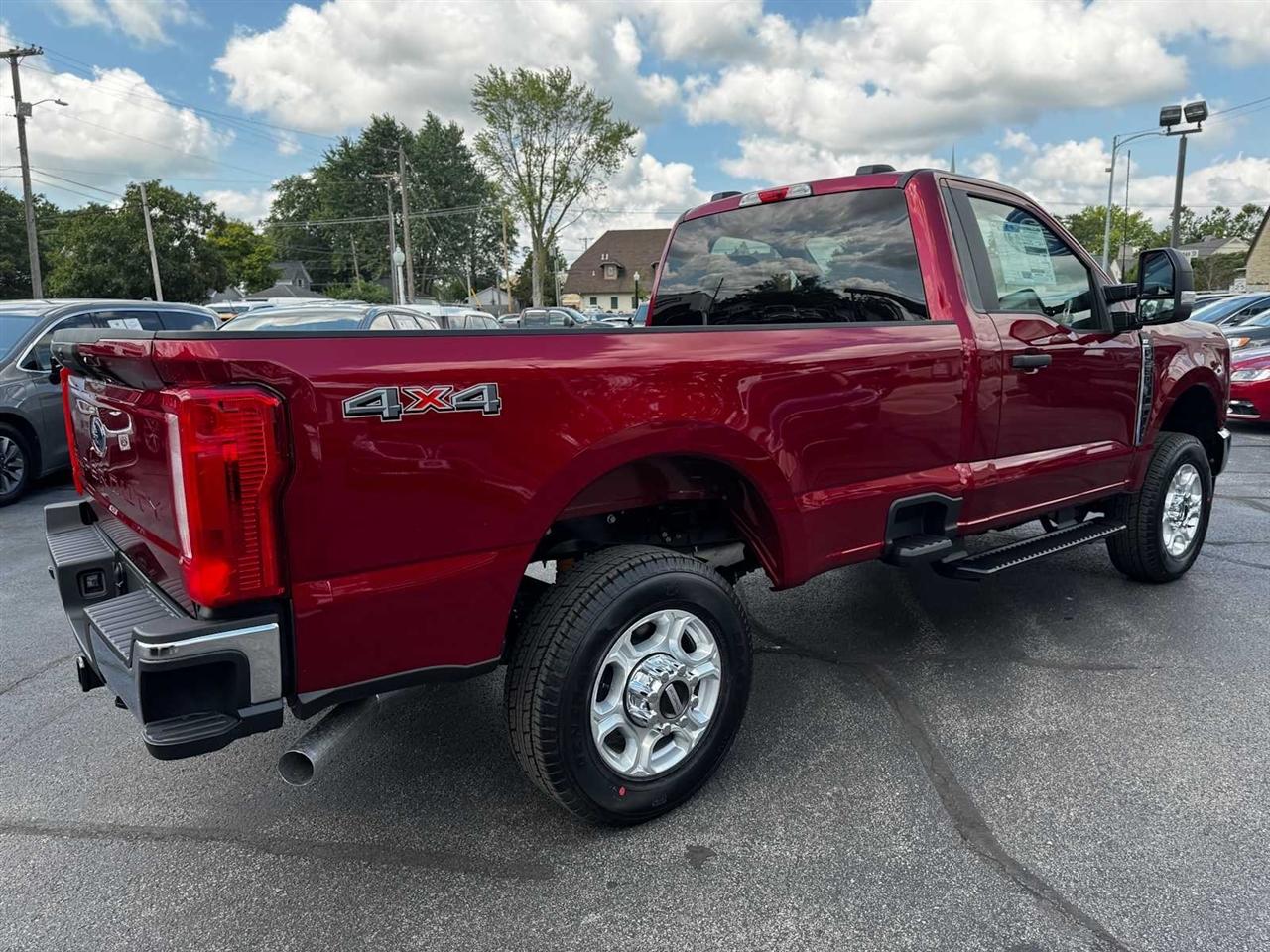 Ford Super Duty F-250 SRW XLT 4WD Reg Cab 8' Box 2026
