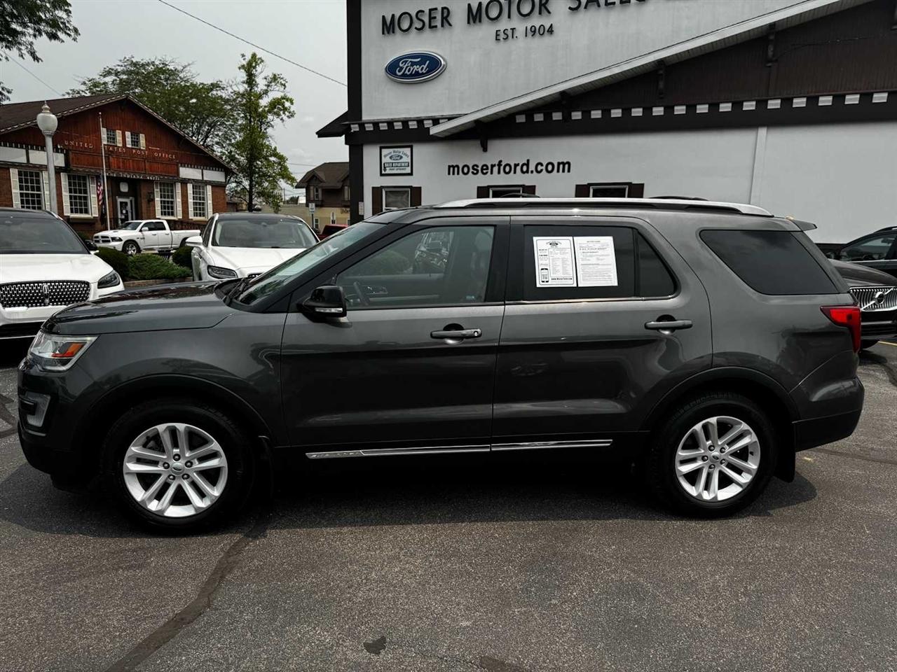 2017 Ford Explorer 14