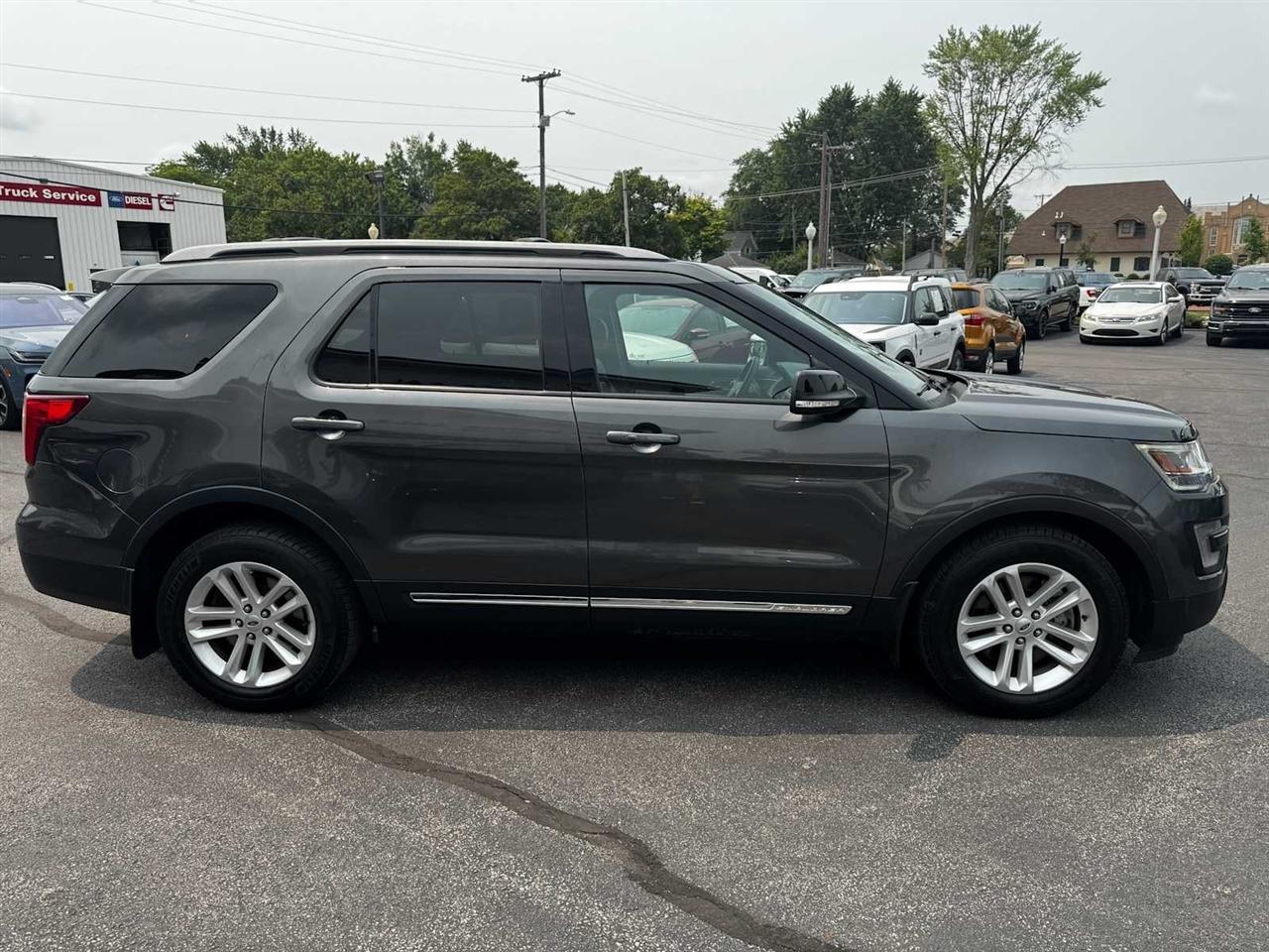 2017 Ford Explorer 22