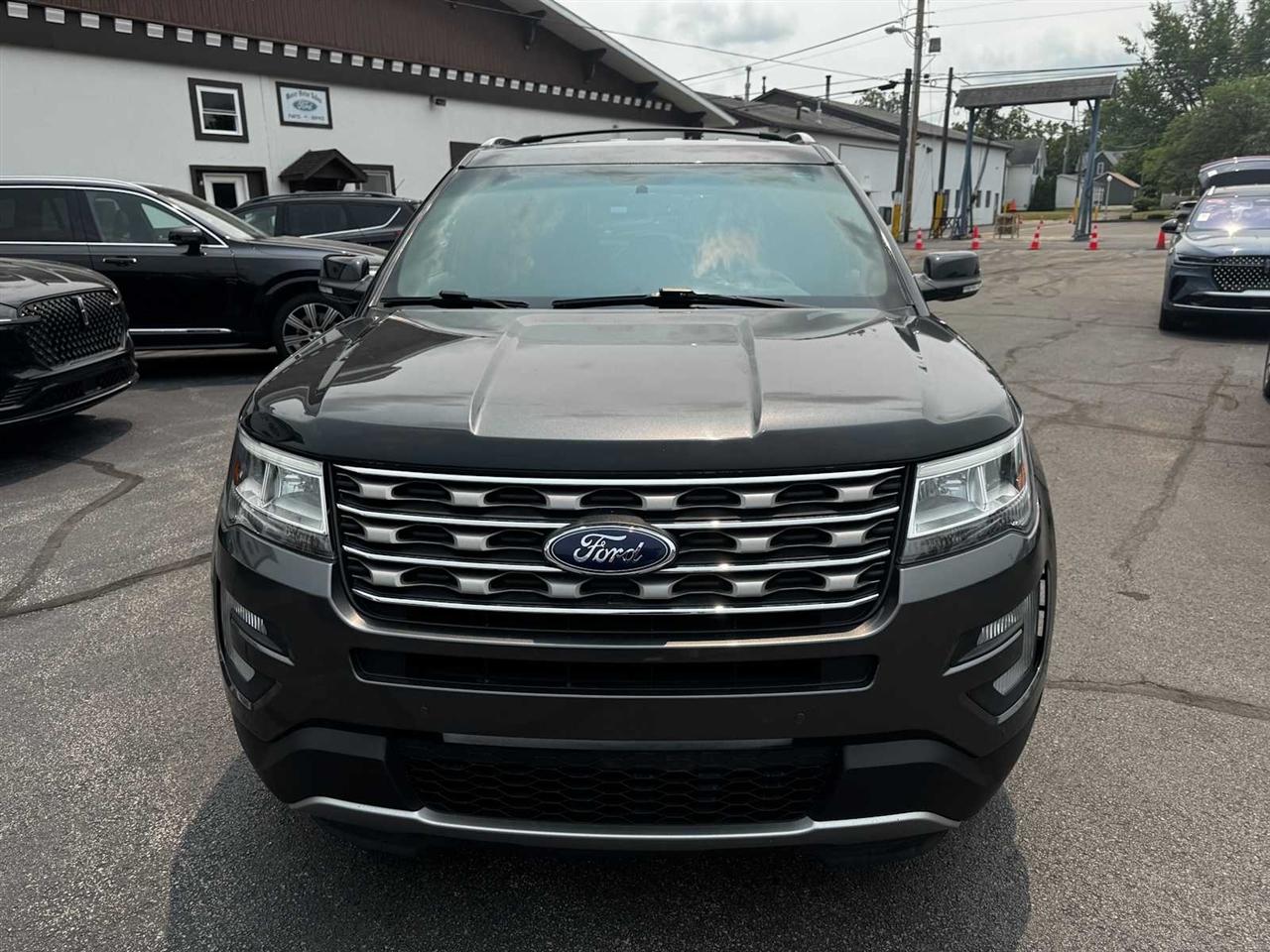 2017 Ford Explorer 26