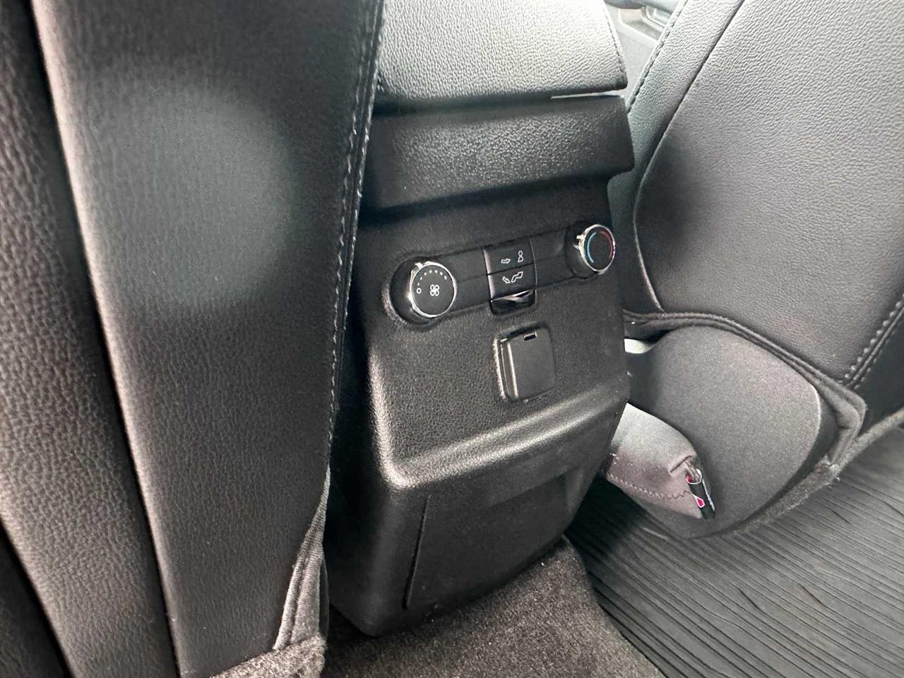 2017 Ford Explorer 37