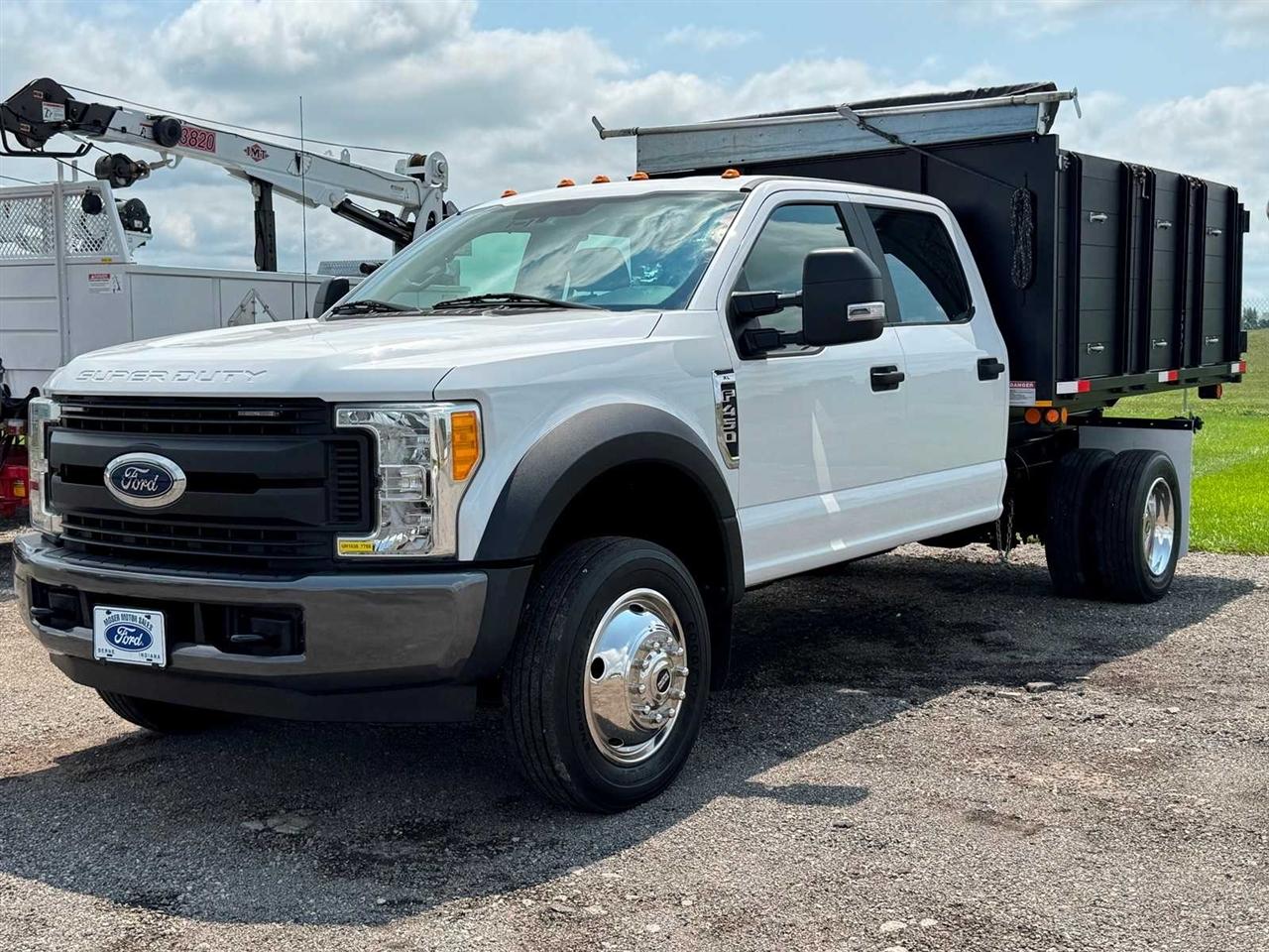 Ford Super Duty F-450 DRW XL 2WD Crew Cab 179" WB 60" CA 2017