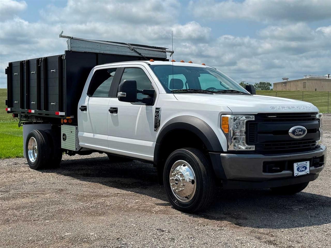 Ford Super Duty F-450 DRW XL 2WD Crew Cab 179" WB 60" CA 2017