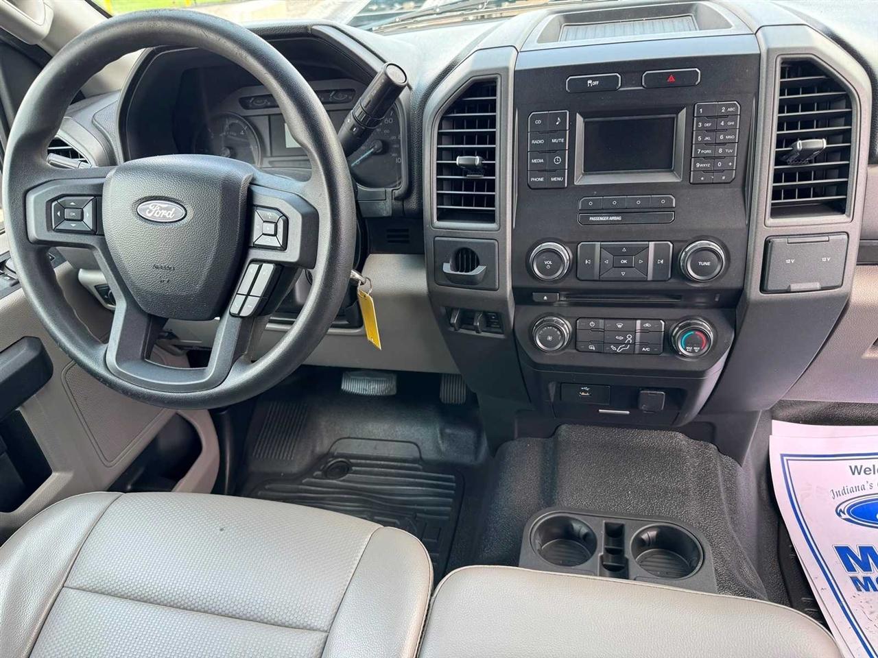 Ford Super Duty F-450 DRW XL 2WD Crew Cab 179" WB 60" CA 2017