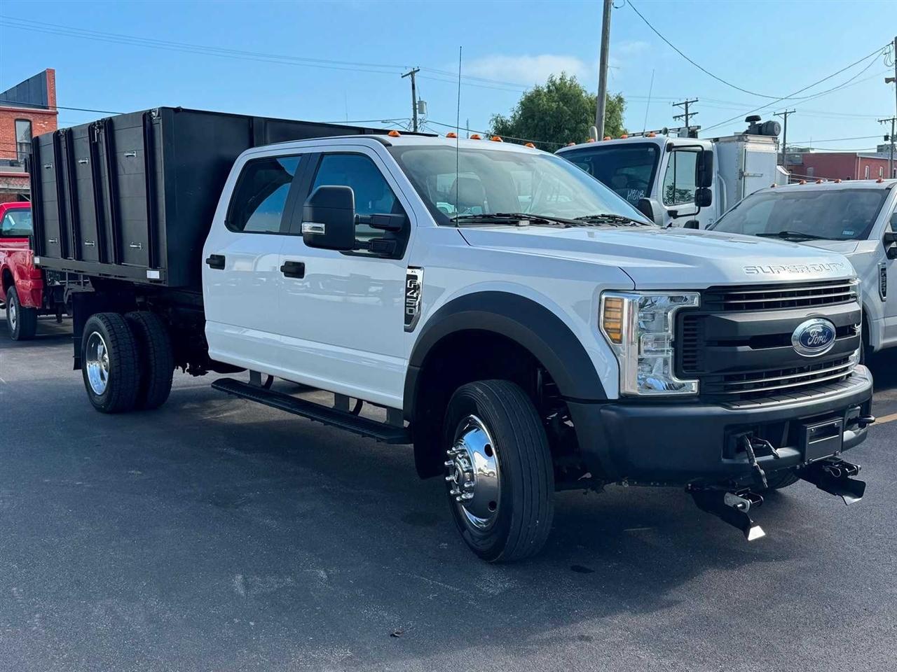 Ford Super Duty F-450 DRW XLT 2WD Crew Cab 179" WB 60" CA XLT 2018