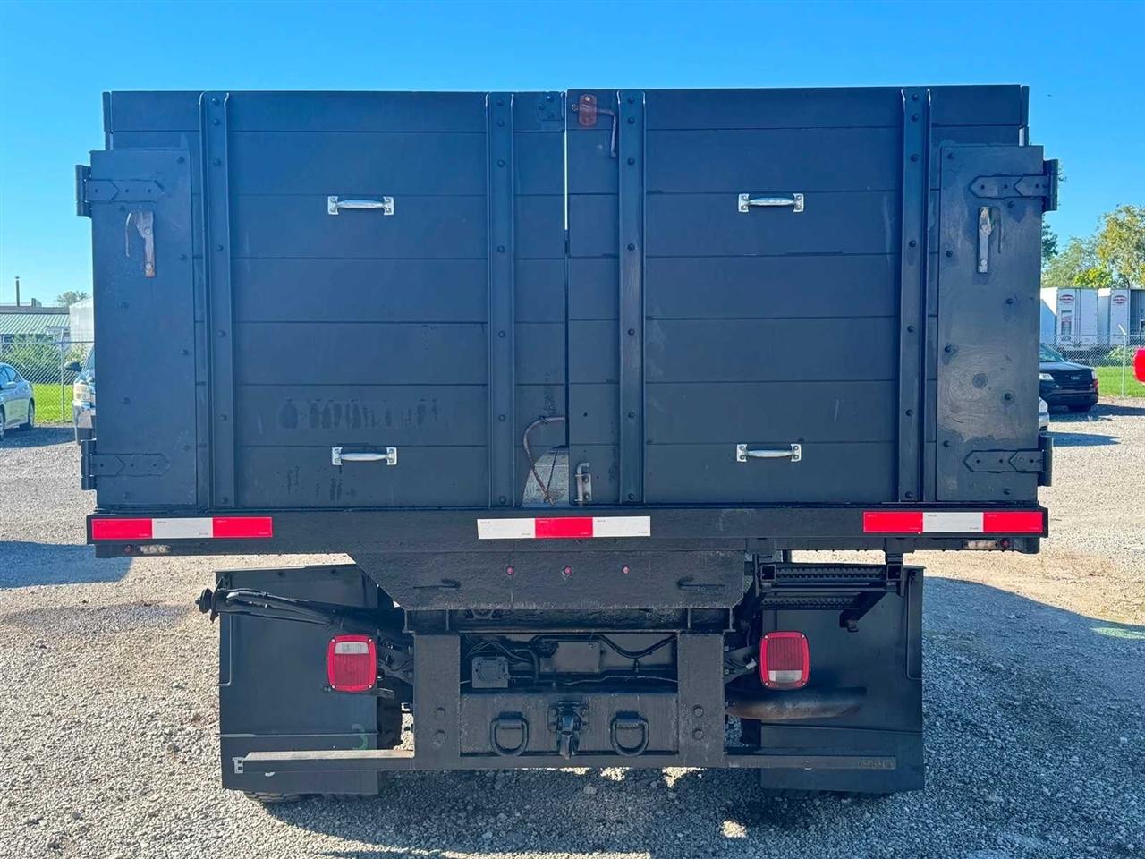 Ford Super Duty F-450 DRW XLT 2WD Crew Cab 179" WB 60" CA XLT 2018
