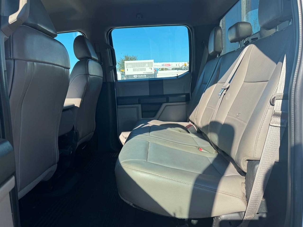 Ford Super Duty F-450 DRW XLT 2WD Crew Cab 179" WB 60" CA XLT 2018