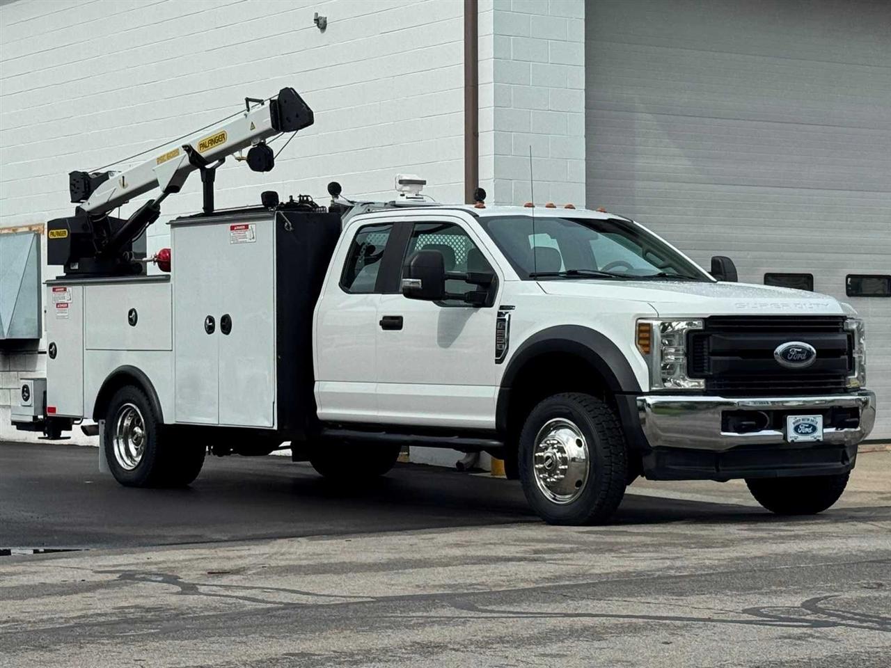 Ford Super Duty F-550 DRW XL 4WD SuperCab 168" WB 60" CA 2019