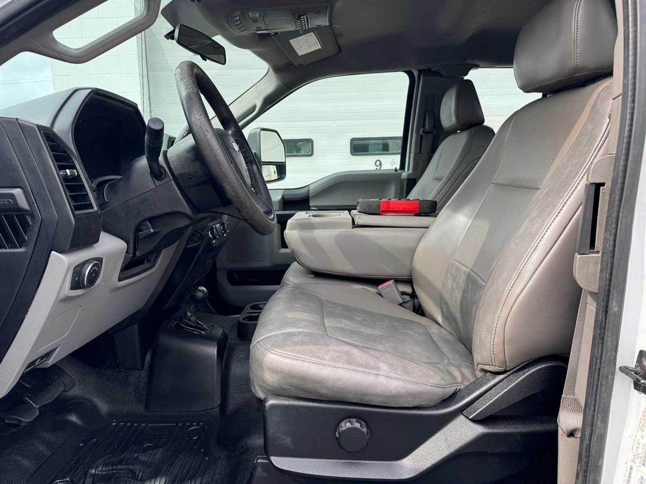 Ford Super Duty F-550 DRW XL 4WD SuperCab 168" WB 60" CA 2019