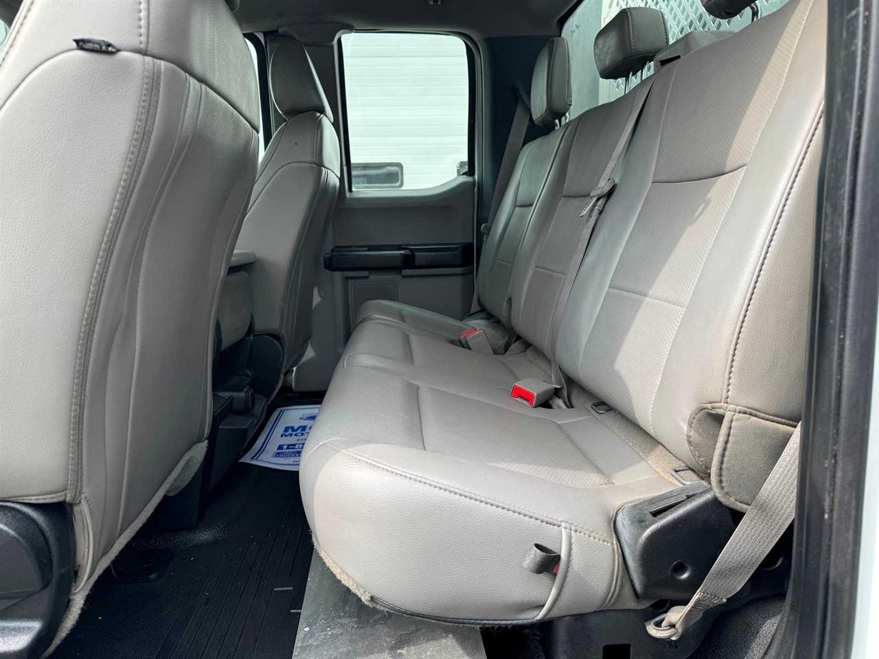 Ford Super Duty F-550 DRW XL 4WD SuperCab 168" WB 60" CA 2019