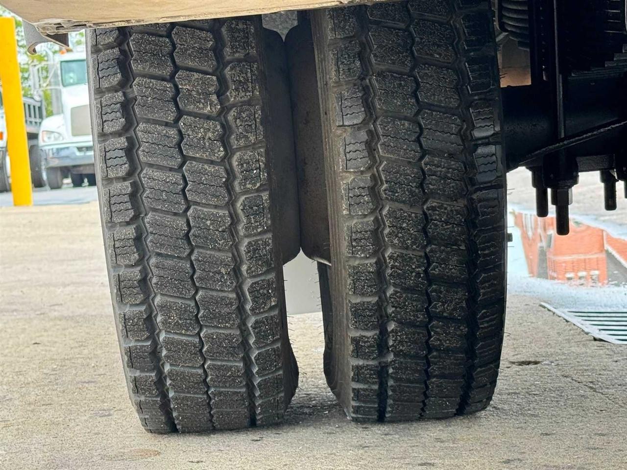 Ford Super Duty F-550 DRW XL 4WD SuperCab 168" WB 60" CA 2019