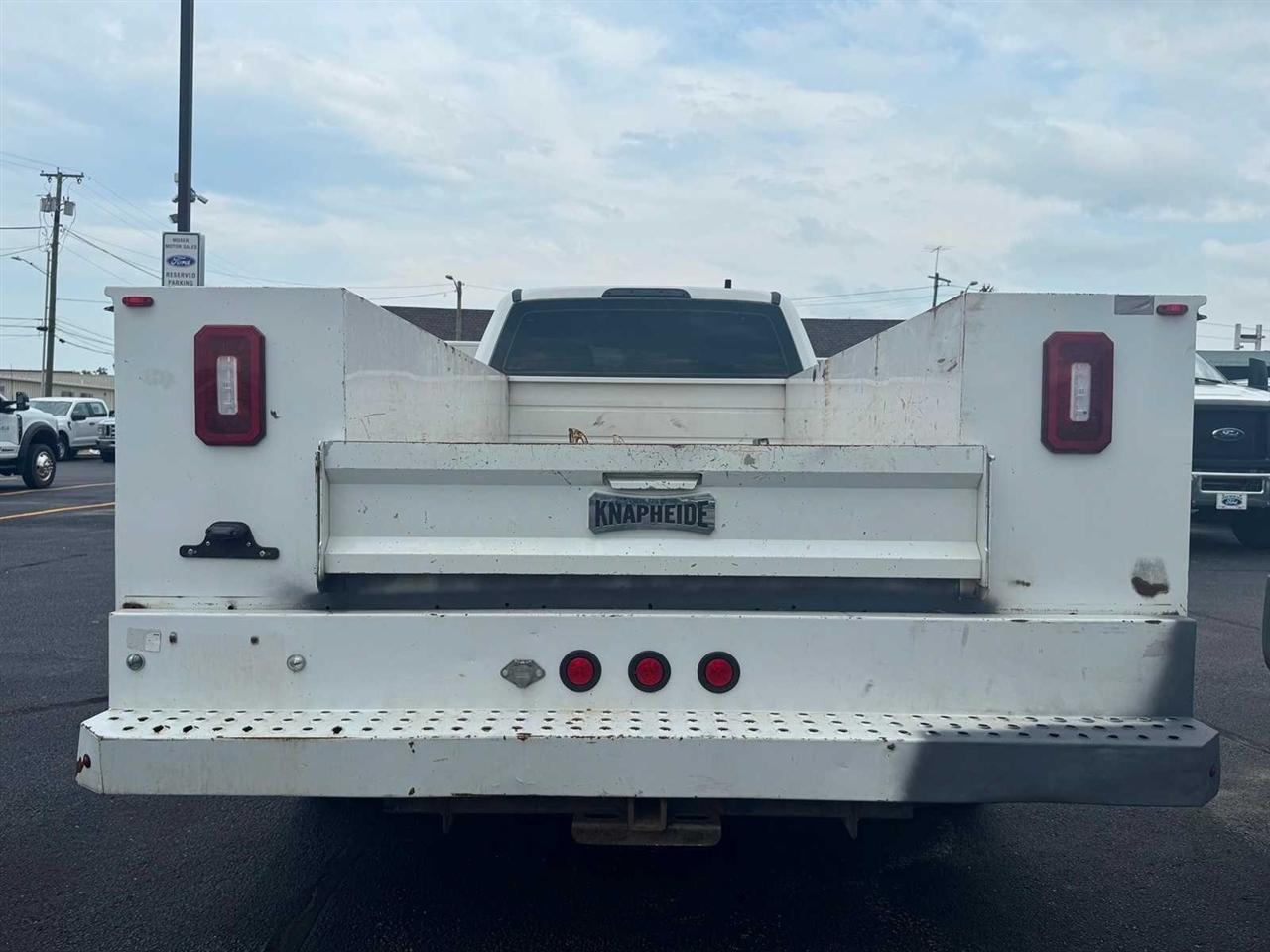 Ford Super Duty F-350 DRW XL 2WD Crew Cab 179" WB 60" CA 2019