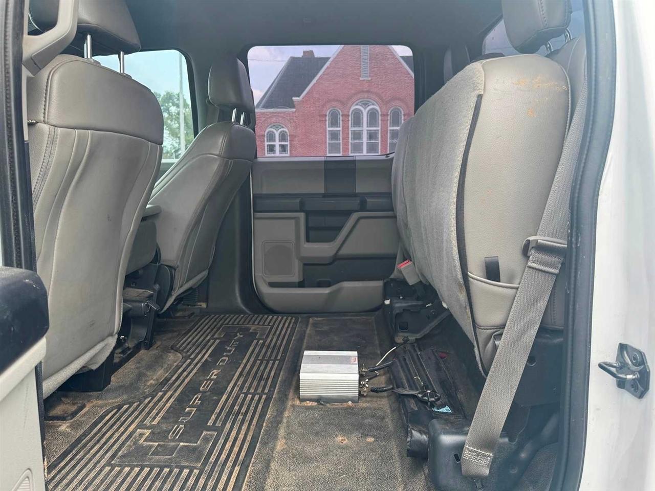 Ford Super Duty F-350 DRW XL 2WD Crew Cab 179" WB 60" CA 2019