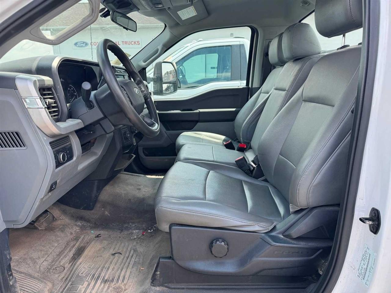 Ford Super Duty F-450 DRW XL 4WD Reg Cab 145" WB 60" CA 2023