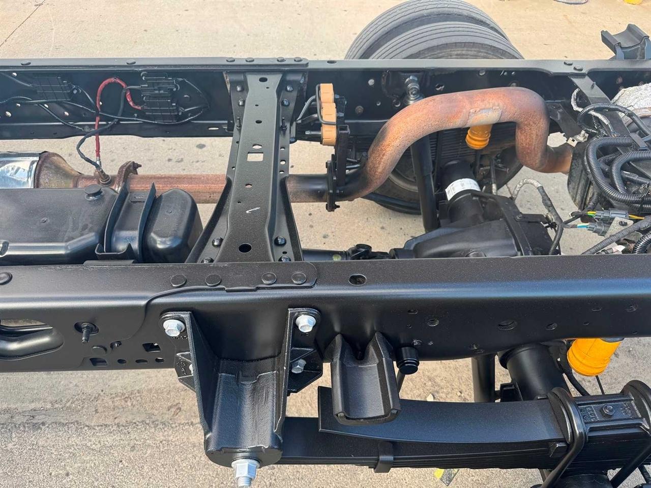 Ford Super Duty F-450 DRW XL 4WD Reg Cab 145" WB 60" CA 2023