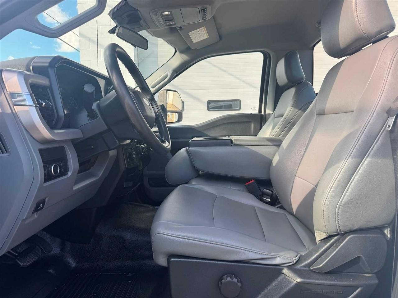 Ford Super Duty F-450 DRW XL 4WD Reg Cab 145" WB 60" CA 2023