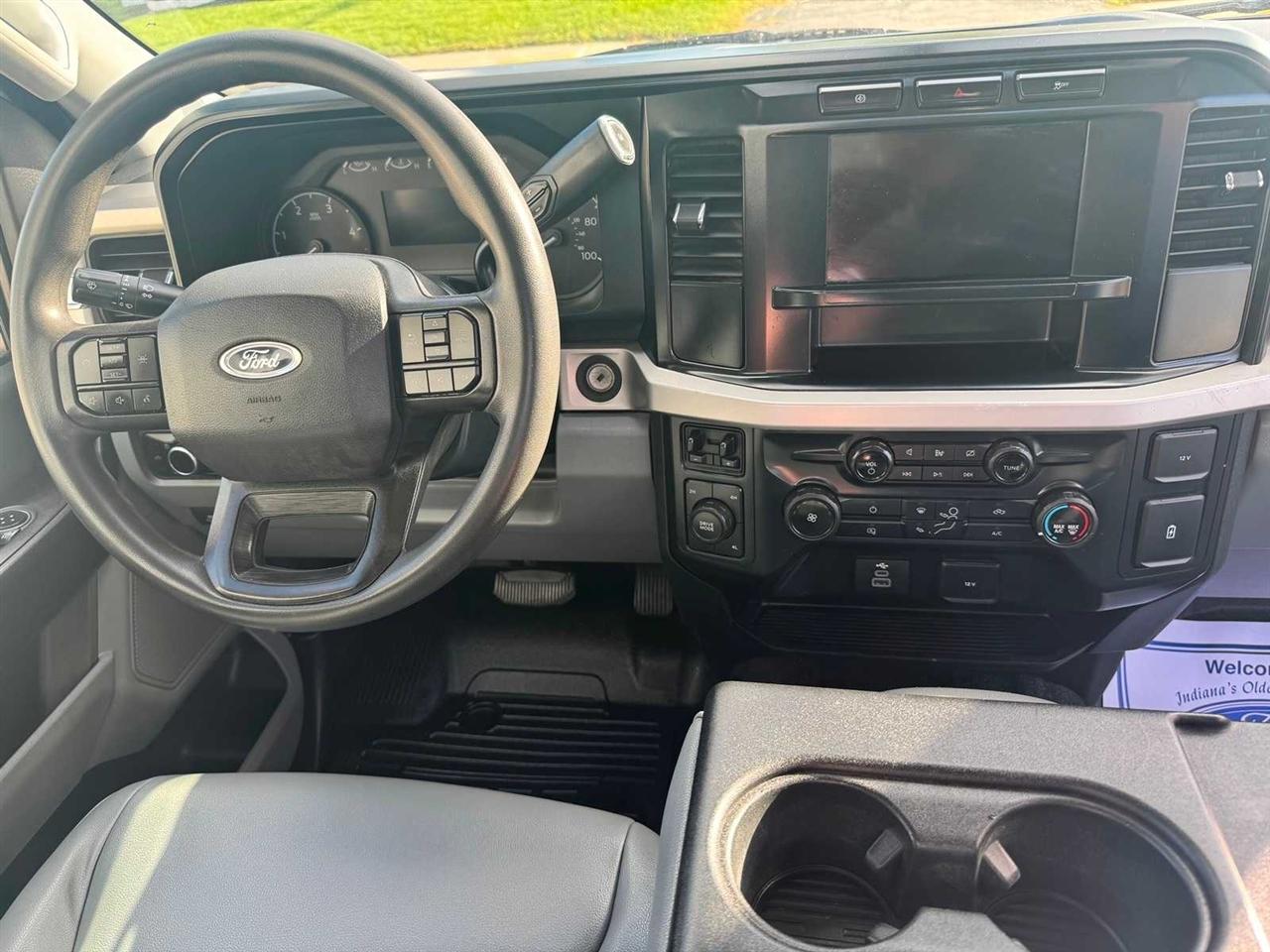 Ford Super Duty F-450 DRW XL 4WD Reg Cab 145" WB 60" CA 2023