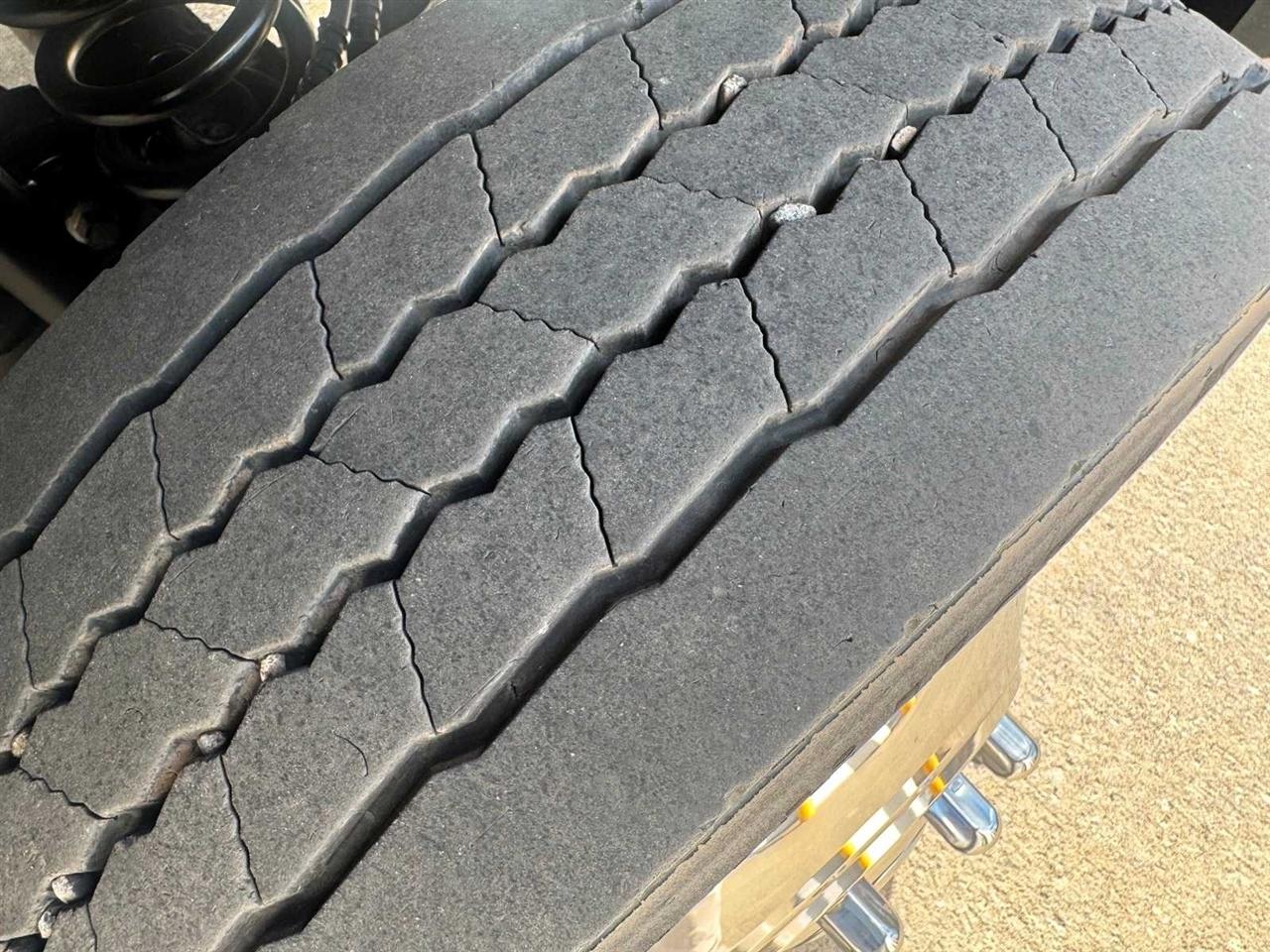 Ford Super Duty F-450 DRW XL 4WD Reg Cab 145" WB 60" CA 2023