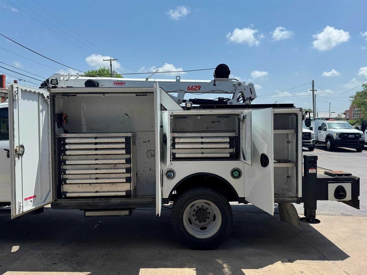 Ford Super Duty F-600 DRW XL 4WD Reg Cab 145" WB 60" CA 2021