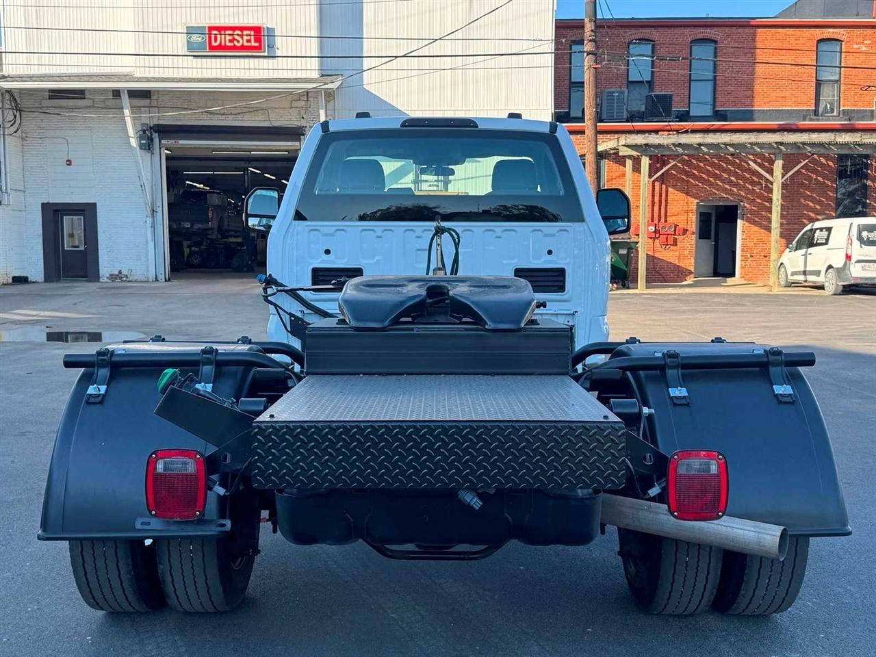 Ford Super Duty F-450 DRW XL 4WD Reg Cab 145" WB 60" CA 2023