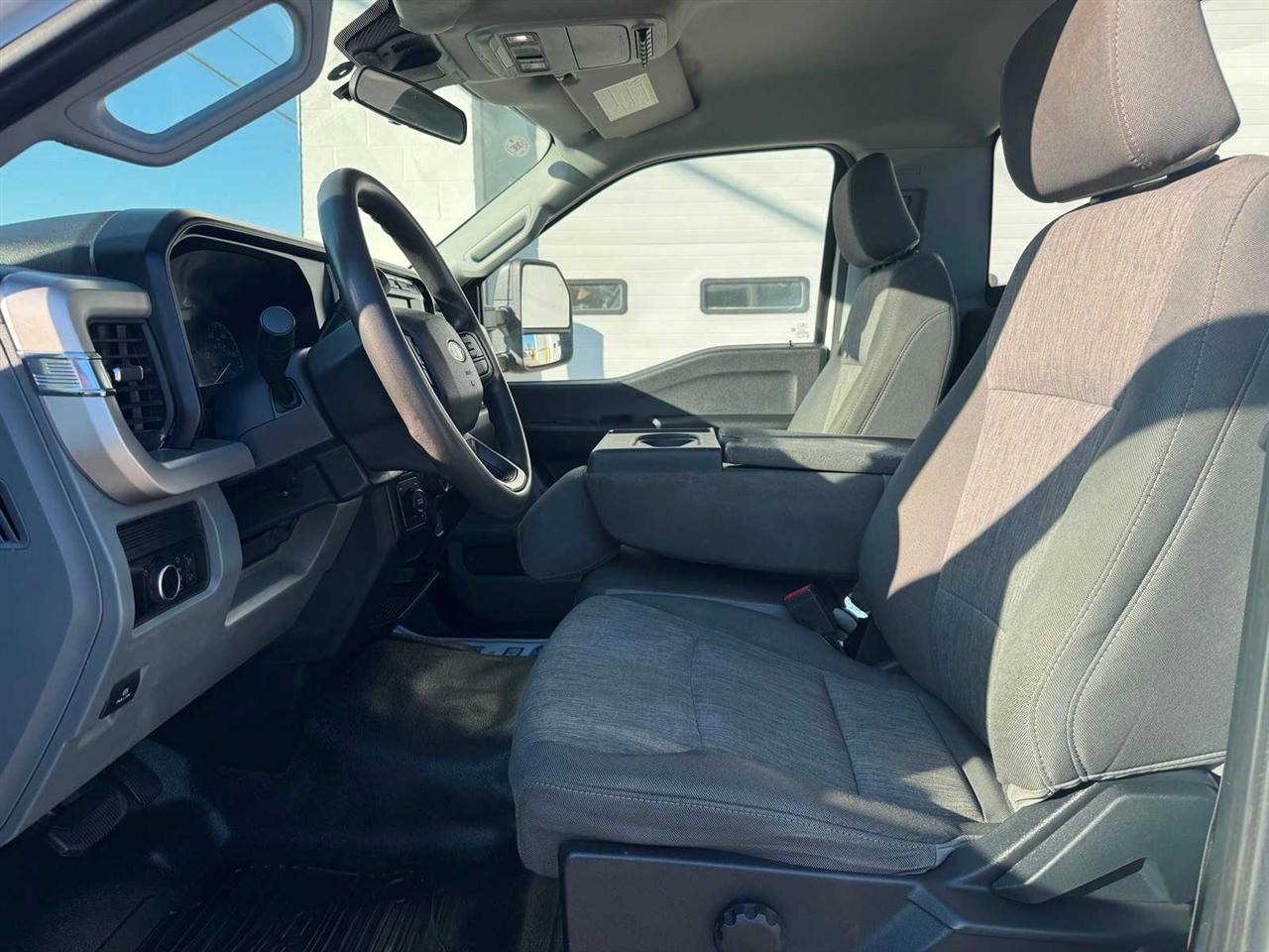 Ford Super Duty F-450 DRW XL 4WD Reg Cab 145" WB 60" CA 2023