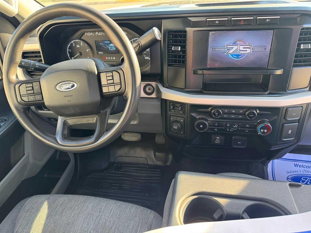 Ford Super Duty F-450 DRW XL 4WD Reg Cab 145" WB 60" CA 2023