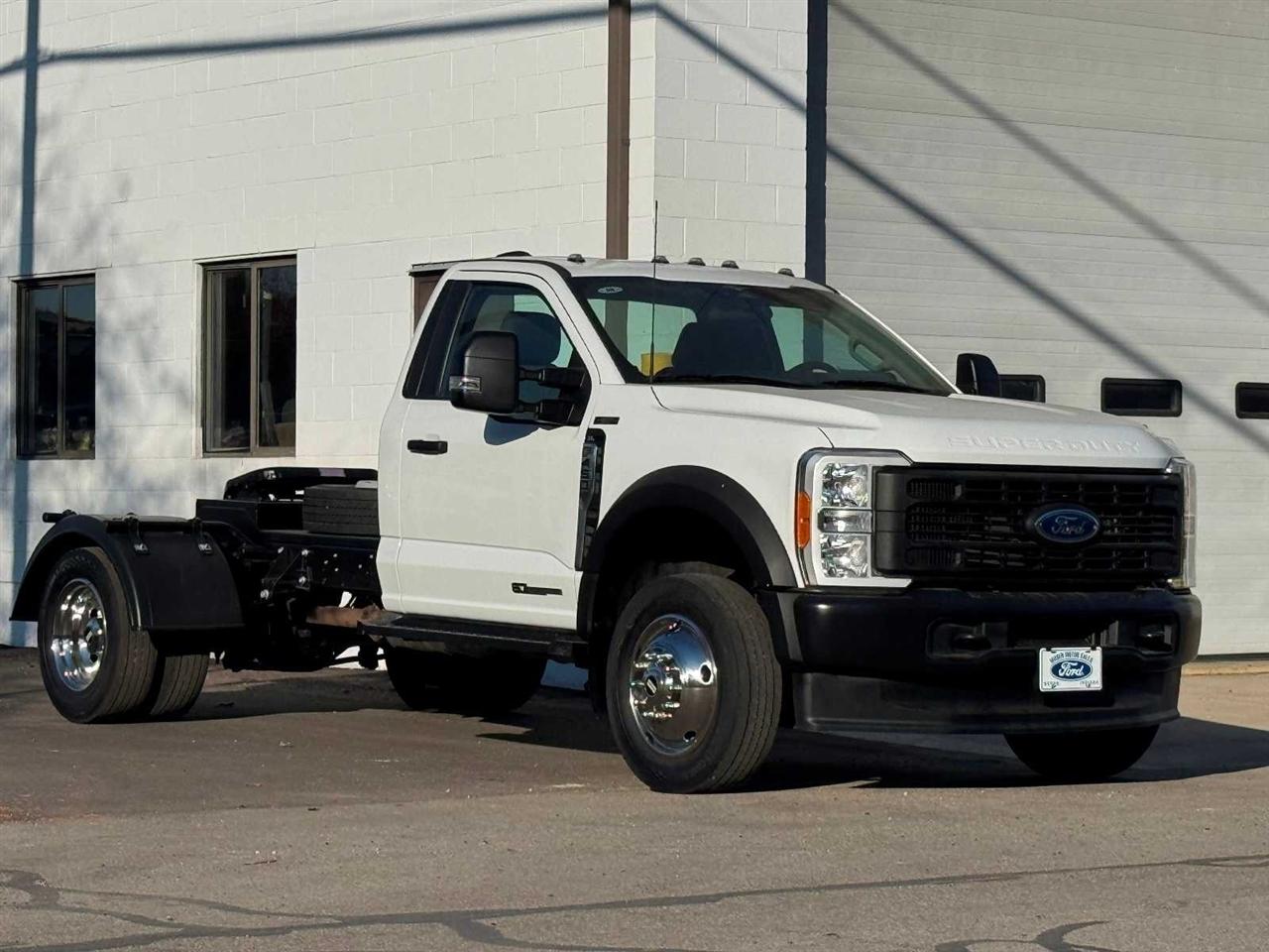 Ford Super Duty F-450 DRW XL 4WD Reg Cab 145" WB 60" CA 2023