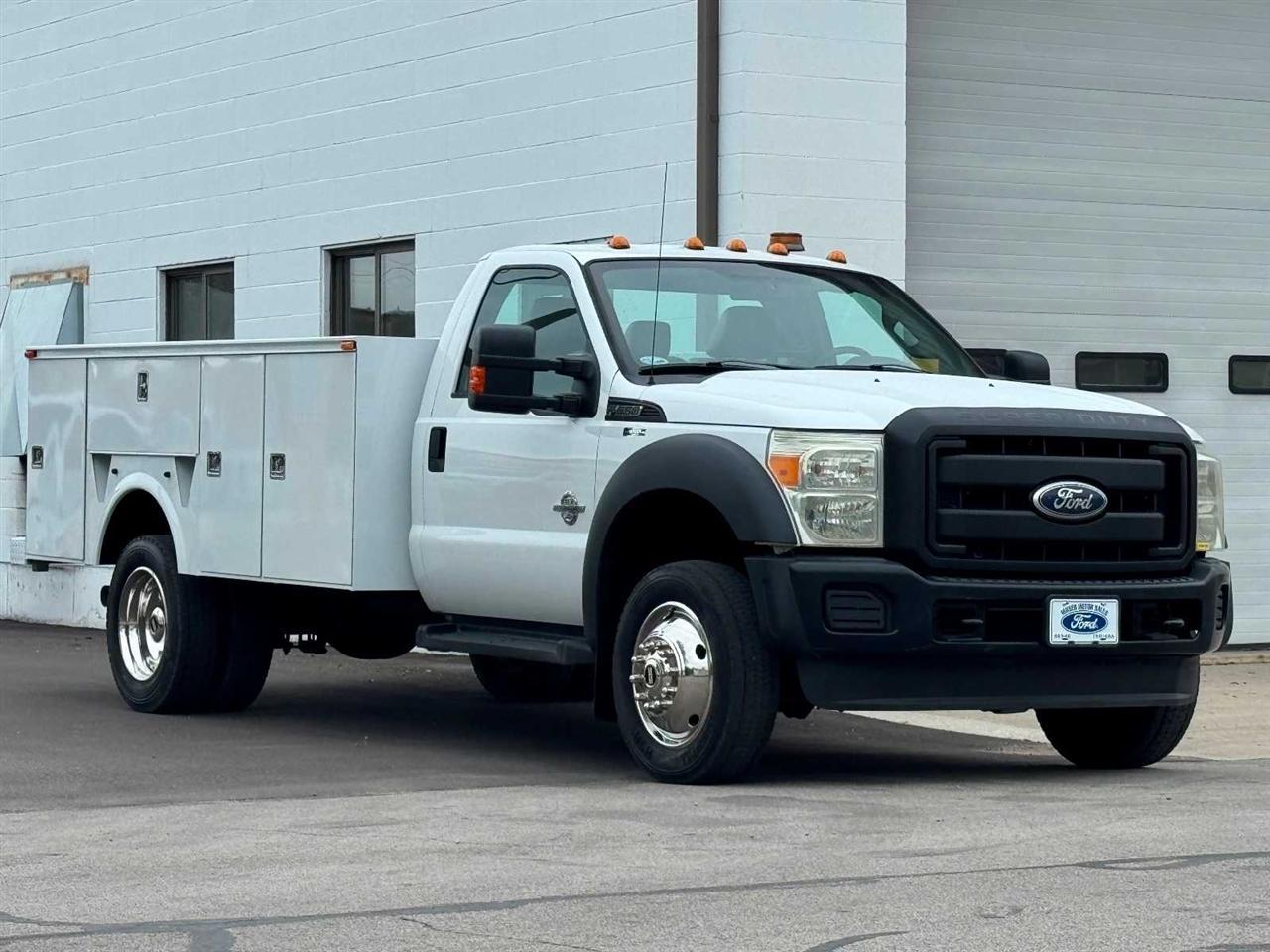 Ford Super Duty F-550 DRW 2WD Reg Cab 141" WB 60" CA XL 2011