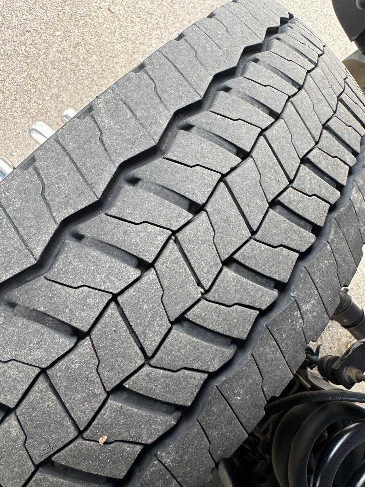 Ford Super Duty F-550 DRW 2WD Reg Cab 141" WB 60" CA XL 2011