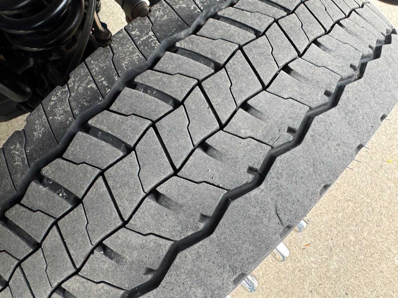 Ford Super Duty F-550 DRW 2WD Reg Cab 141" WB 60" CA XL 2011