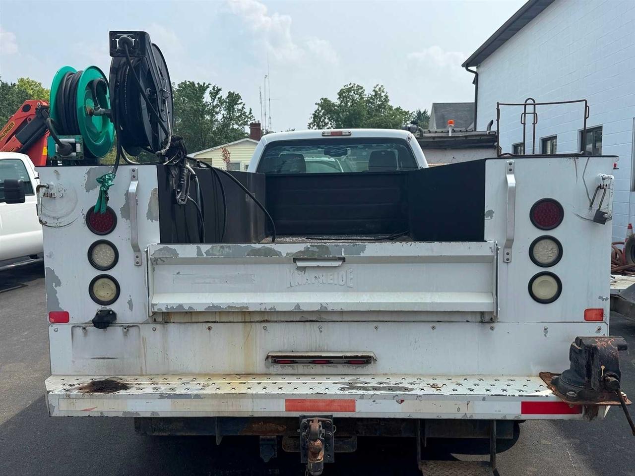 Ford Super Duty F-550 DRW 2WD Reg Cab 165" WB 84" CA XLT 2015