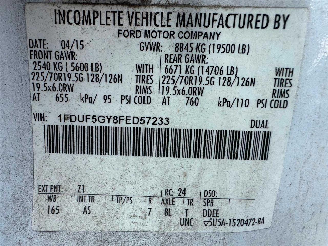 Ford Super Duty F-550 DRW 2WD Reg Cab 165" WB 84" CA XLT 2015