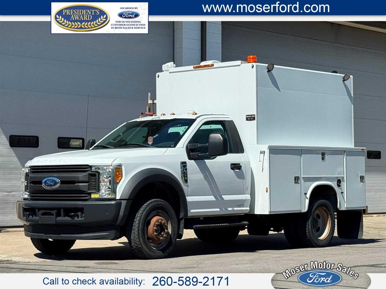 Ford Super Duty F-450 DRW XLT 4WD Reg Cab 205" WB 120" CA 2017