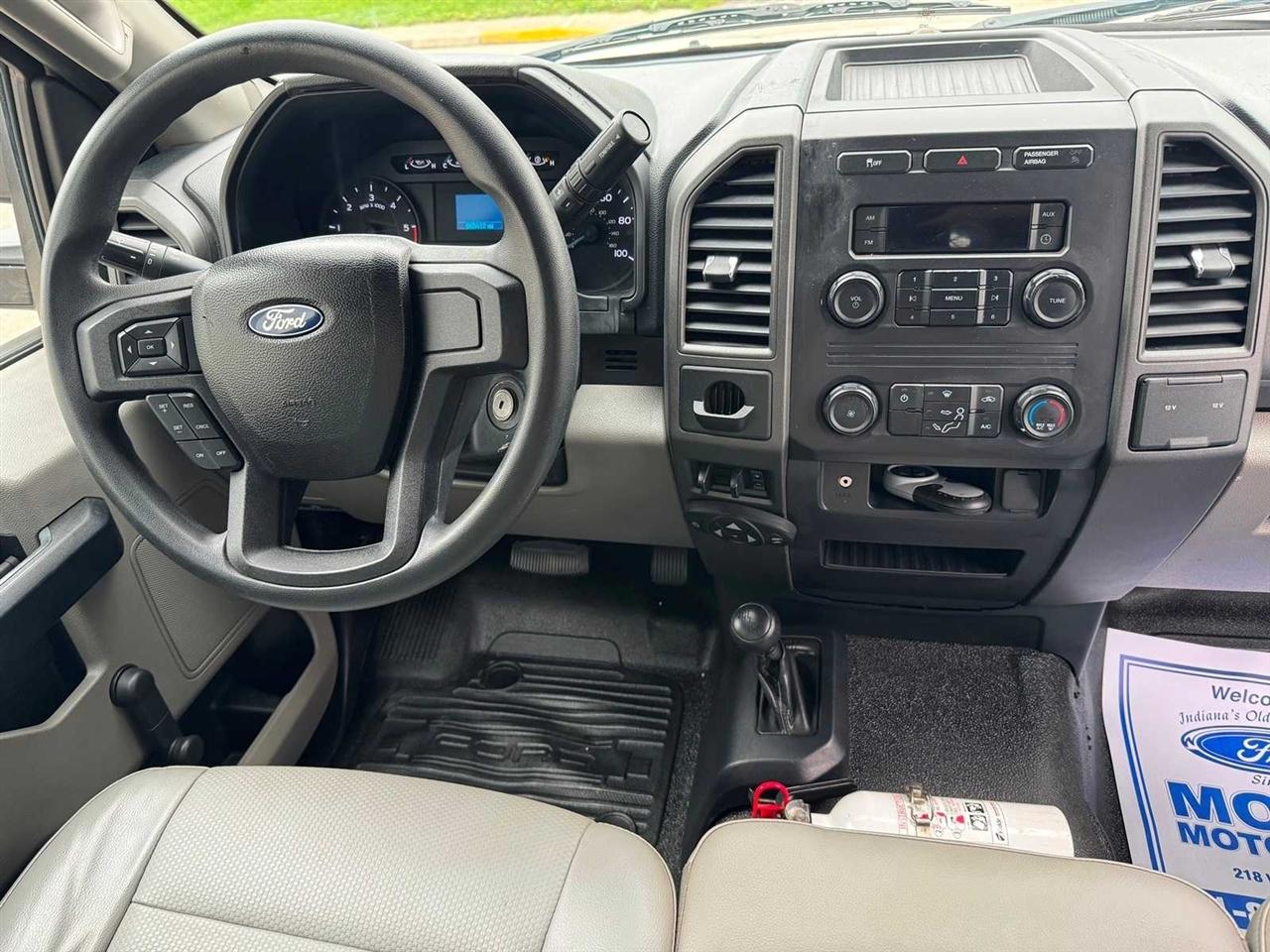 Ford Super Duty F-450 DRW XLT 4WD Reg Cab 205" WB 120" CA 2017