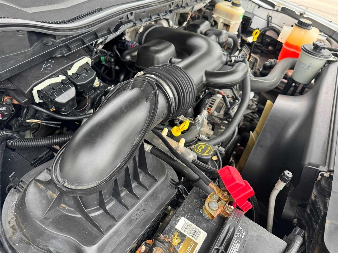 Ford Super Duty F-450 DRW XLT 4WD Reg Cab 205" WB 120" CA 2017