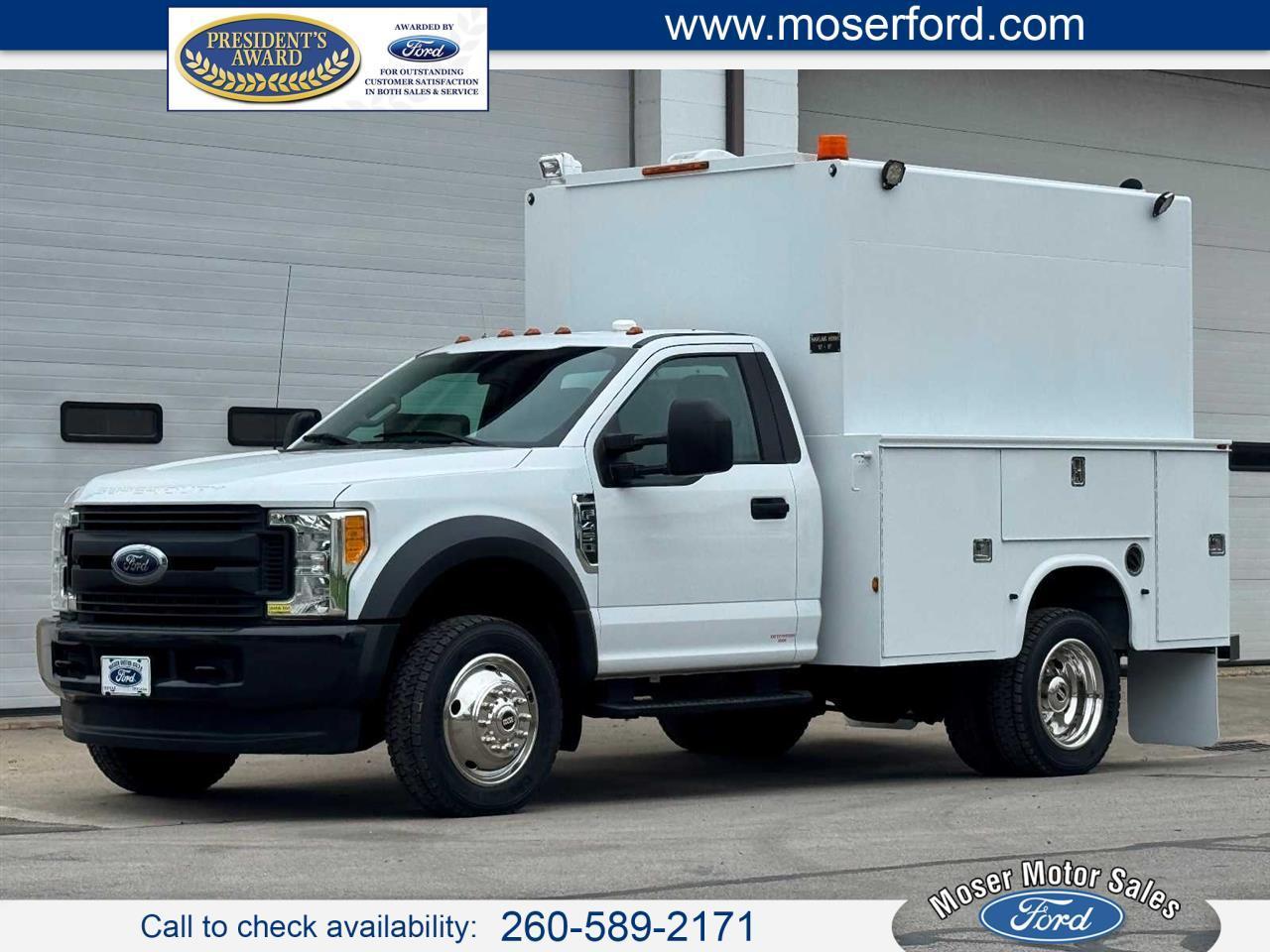 Ford Super Duty F-450 DRW XLT 4WD Reg Cab 205" WB 120" CA 2017
