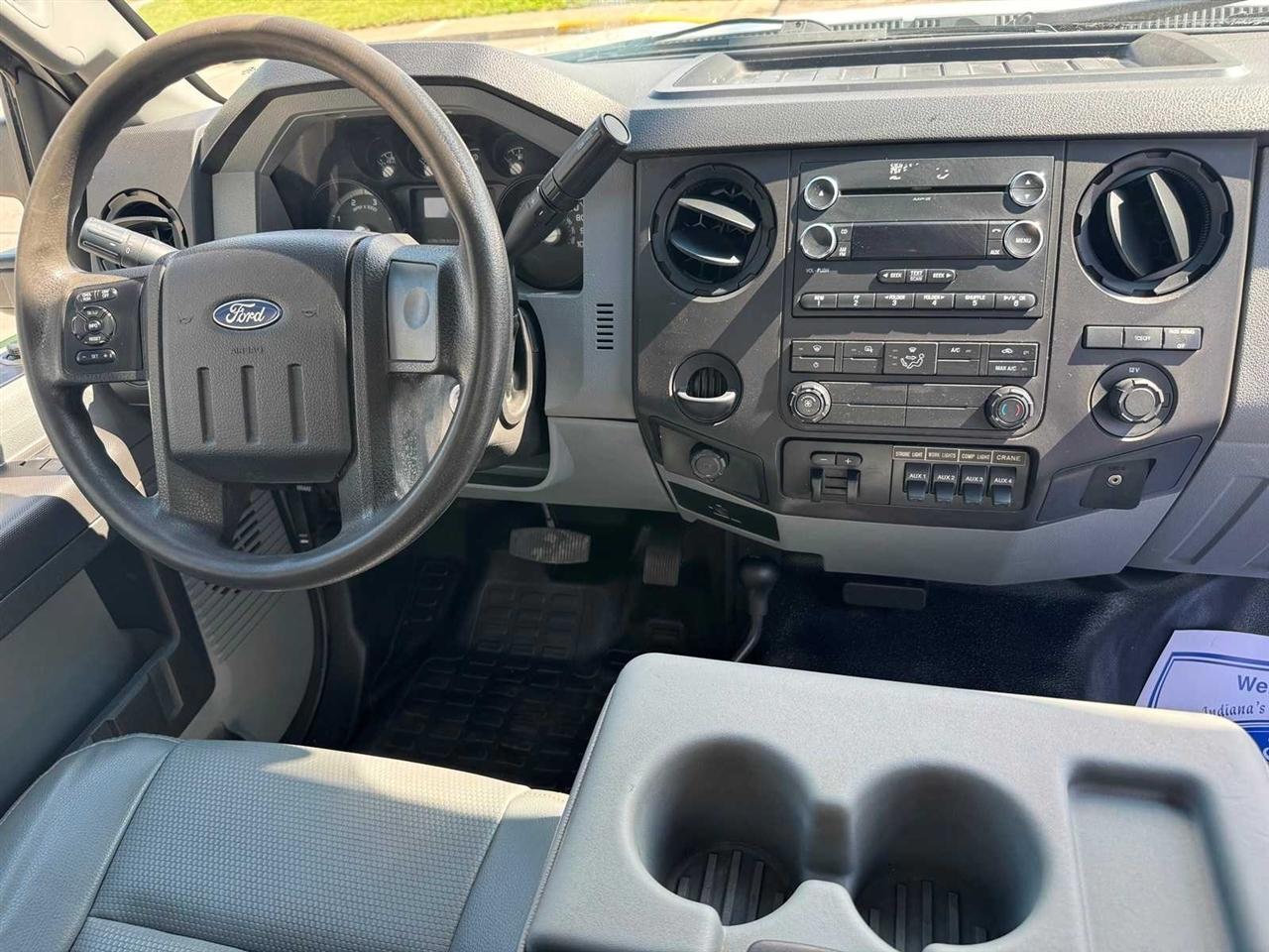 Ford Super Duty F-550 DRW 4WD Reg Cab 141" WB 60" CA XL 2015