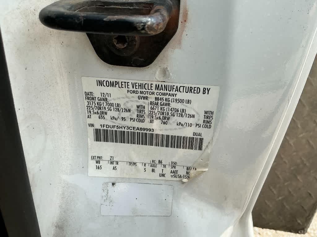 Ford Super Duty F-550 DRW 4WD Reg Cab 141" WB 60" CA XL 2012